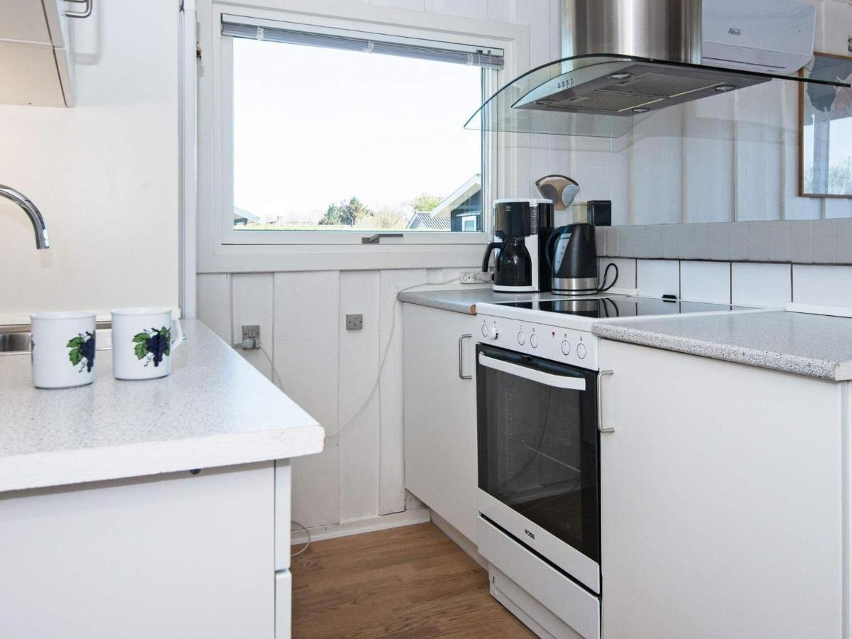 4 Person Holiday Home In Hemmet Exteriör bild