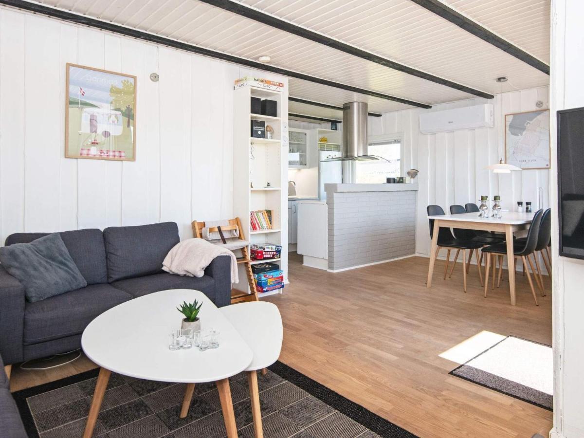 4 Person Holiday Home In Hemmet Exteriör bild